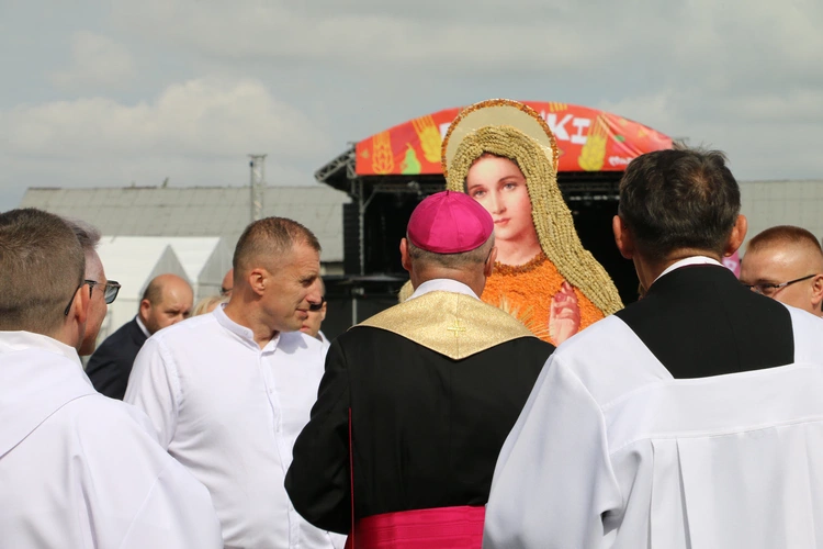 Płońsk. Wojewódzko-diecezjalne święto plonów  cz.I