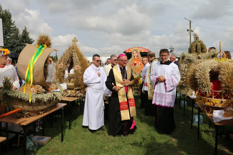 Płońsk. Wojewódzko-diecezjalne święto plonów  cz.I