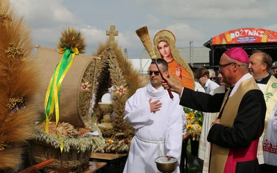 Płońsk. Wojewódzko-diecezjalne święto plonów  cz.I