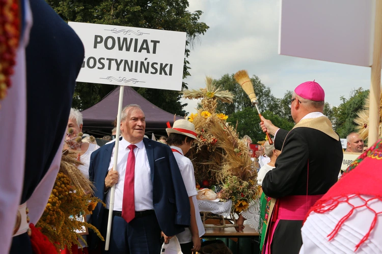 Płońsk. Wojewódzko-diecezjalne święto plonów  cz.I