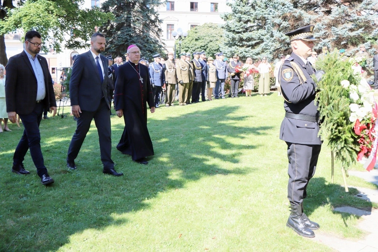 Nasz naród jest niezwyciężony