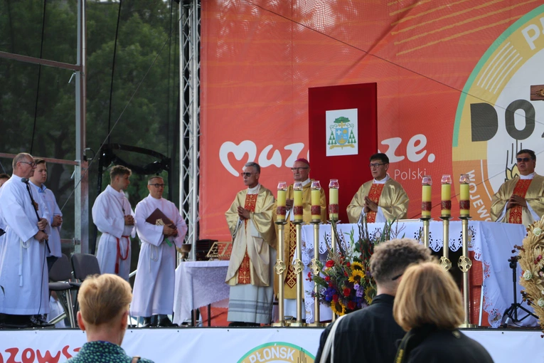 Płońsk. Wojewódzko-diecezjalne święto plonów cz. II