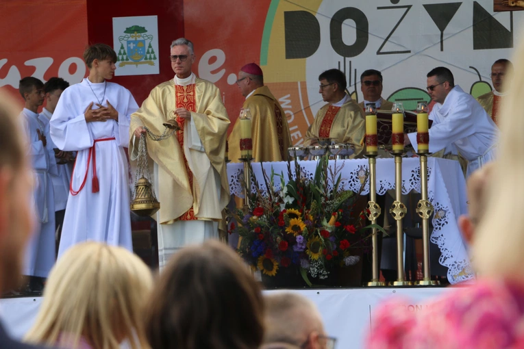 Płońsk. Wojewódzko-diecezjalne święto plonów cz. II