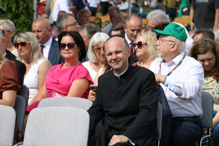 Płońsk. Wojewódzko-diecezjalne święto plonów cz. II
