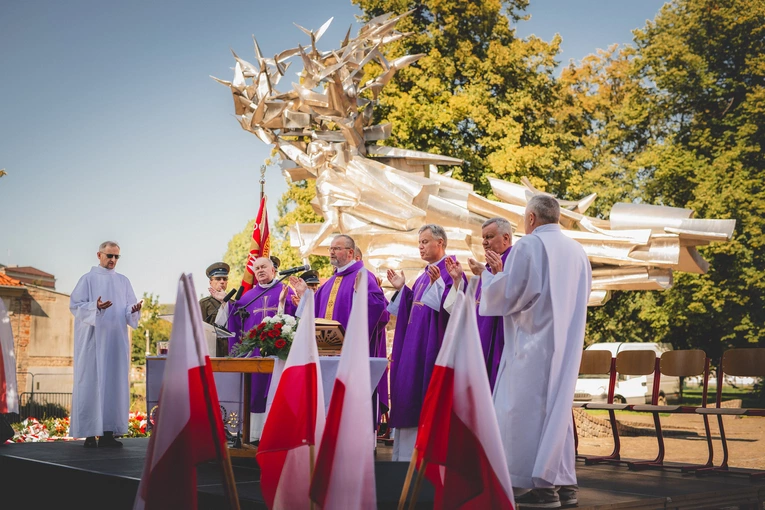Msza św. przy pomiku Obrońców Poczty Polskiej 2025