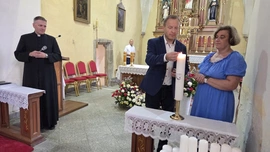 Spotkanie rozpoczęła para diecezjalna - Iwona i Marek Kurowscy wraz z modeeratorem ks. Mirosławem Rakoczym.