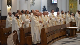 Bp Szkudło do rektorów seminariów: Formacja seminaryjna służy formacji do świętości
