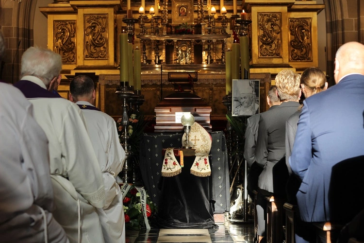 Msza św. żałobna w intencji bp. Jana Szkodonia