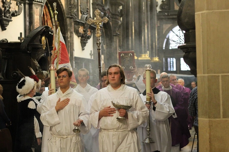 Msza św. żałobna w intencji bp. Jana Szkodonia