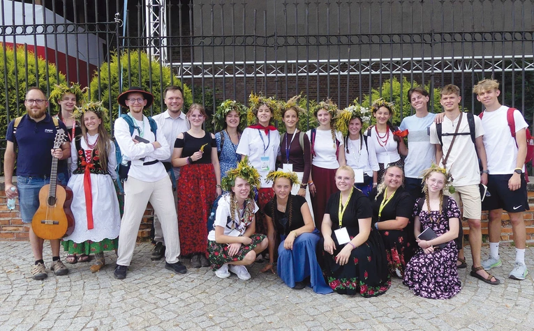 Rekordowo liczna grupa muzycznych żywieckiej pielgrzymki. 