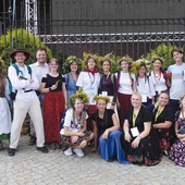 Rekordowo liczna grupa muzycznych żywieckiej pielgrzymki. 