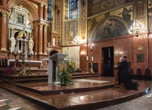 Dzień  po ogłoszeniu nominacji bp Przybylski odwiedził sanktuarium Matki Sprawiedliwości i Miłości Społecznej w Piekarach Śląskich.