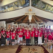 Uczestnicy i ich opiekunowie w Wiecznym Mieście.