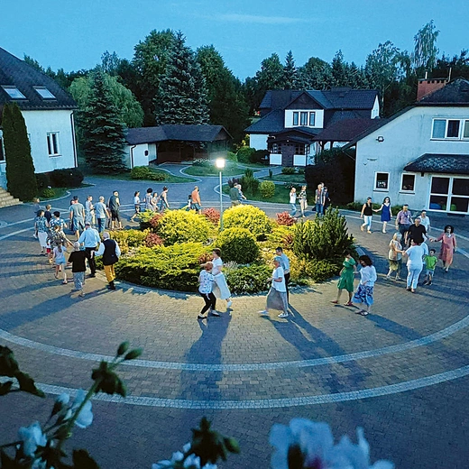 Rekolekcje potrwają od 19 do 21 września w otoczonym lasami miasteczku Ruchu Focolari „Mariapoli Fiore”, zaledwie 65 km od Warszawy.