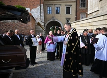 Uroczystości pogrzebowe śp. bp. Jana Szkodonia w katedrze na Wawelu
