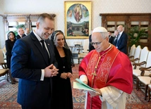 Watykan. Prezydent Nawrocki na audiencji u Papieża Leona XIV [ZDJĘCIA I FILM] 