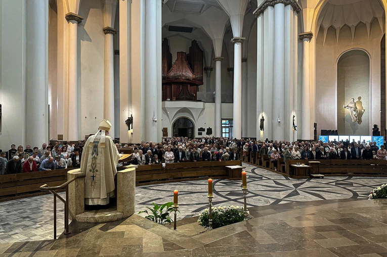 Katowice. Jubileuszowa pielgrzymka dekanatów