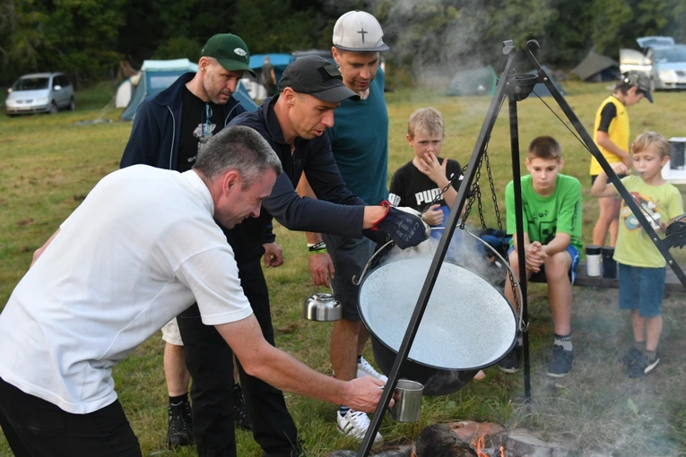 "Misja 47 godzin z ojcem..." w Gębicach