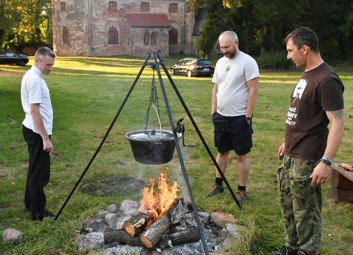 "Misja 47 godzin z ojcem..." w Gębicach