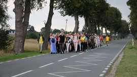 V Młodzieżowa Pielgrzymka z Płońska do Czerwińska n. Wisłą 