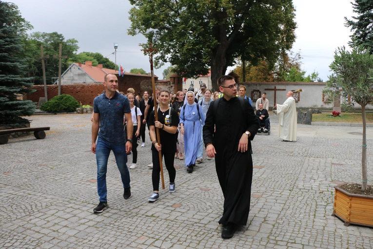 V Młodzieżowa Pielgrzymka z Płońska do Czerwińska n. Wisłą 