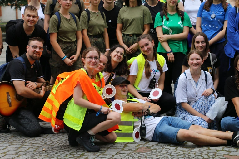 V Młodzieżowa Pielgrzymka z Płońska do Czerwińska n. Wisłą 