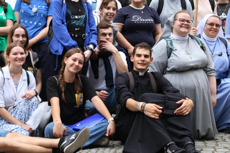 V Młodzieżowa Pielgrzymka z Płońska do Czerwińska n. Wisłą 