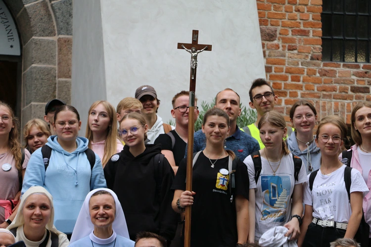 V Młodzieżowa Pielgrzymka z Płońska do Czerwińska n. Wisłą 