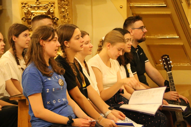 V Młodzieżowa Pielgrzymka z Płońska do Czerwińska n. Wisłą 