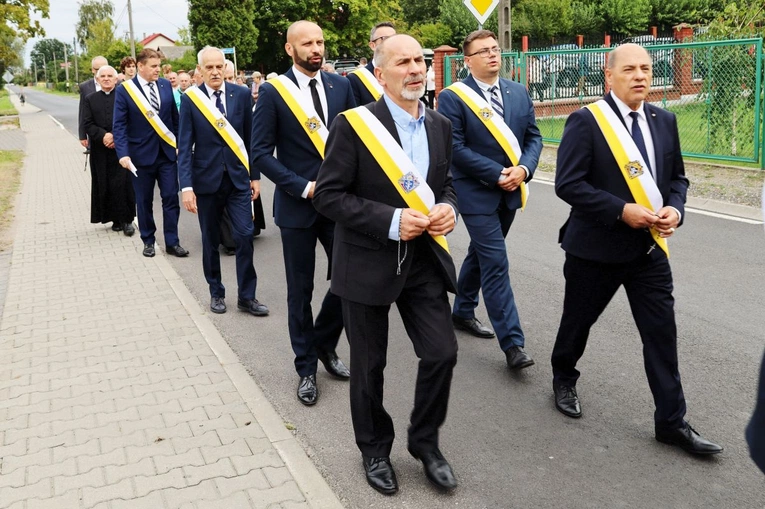 Męski Różaniec w parafii Pelagów