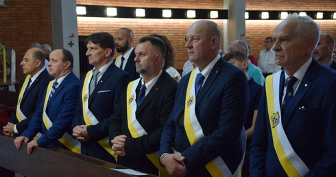 Męski Różaniec w kościele w Pelagowie