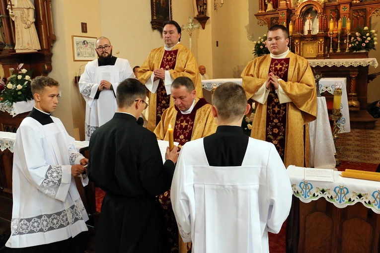 Po raz pierwszy, kolejny i na całe życie - młodzi salwatorianie ślubują Bogu