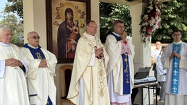 Mszy świętej przewodniczył biskup pomocniczy diecezji warszawsko-praskiej, Jacek Grzybowski, z którym modlili się bp Wojciech Osial i kapłani. 