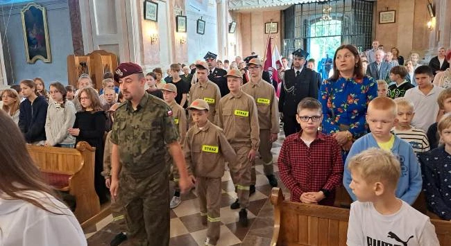 Eucharystia sprawowana była w kościele Zwiastowania NMP w Nowym Kazanowie.