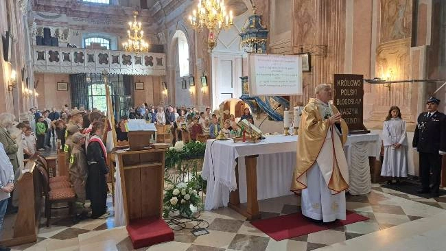 Obchody rozpoczęła Msza św., którą celebrował ks. Stanisław Rożej.