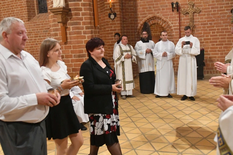 Konsekracja ołtarza w katedrze