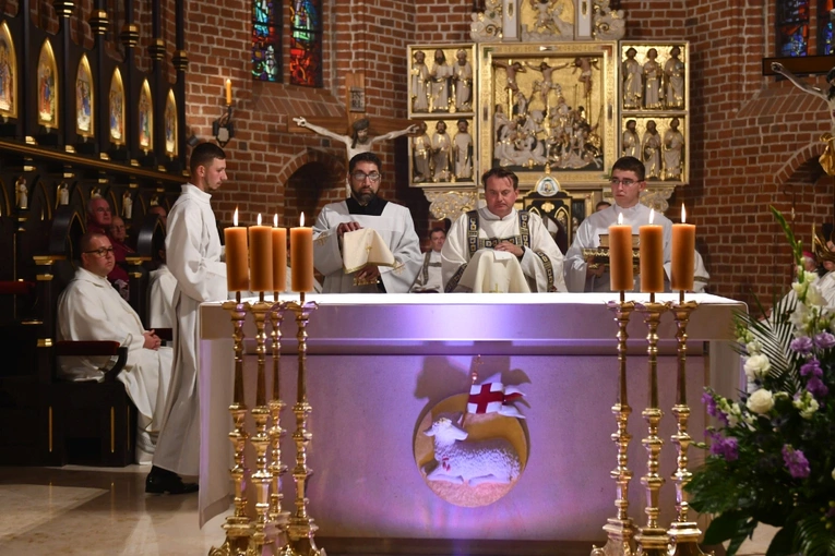 Konsekracja ołtarza w katedrze