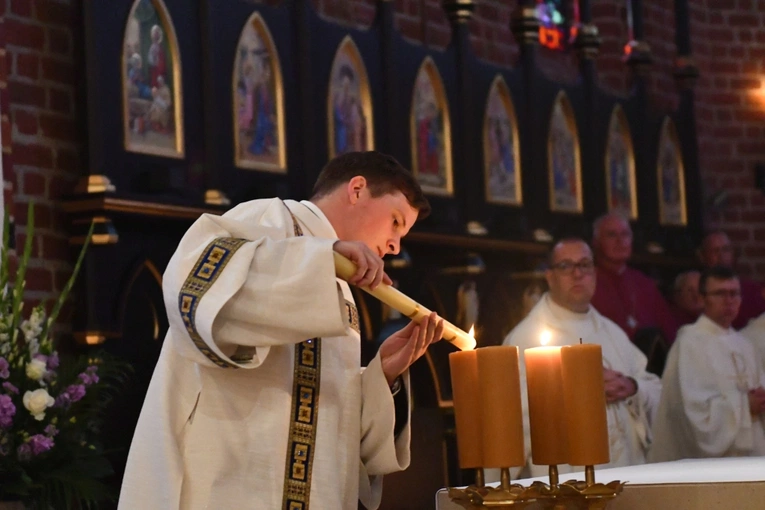 Konsekracja ołtarza w katedrze