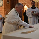 Konsekracja ołtarza w katedrze