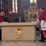 Konsekracja ołtarza w katedrze
