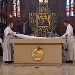 Konsekracja ołtarza w katedrze