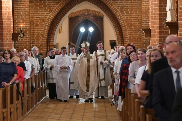 Konsekracja ołtarza w katedrze