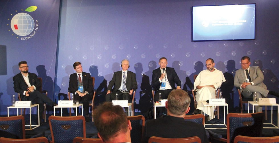  Tomasz Sztreker z Fundacji Wiara w Biznesie (prowadzący), Piotr Pietryga, Oliver Merz, ks. Rafał Kowalski, o. Tomasz Grabowski OP, Łukasz Bernaciński.