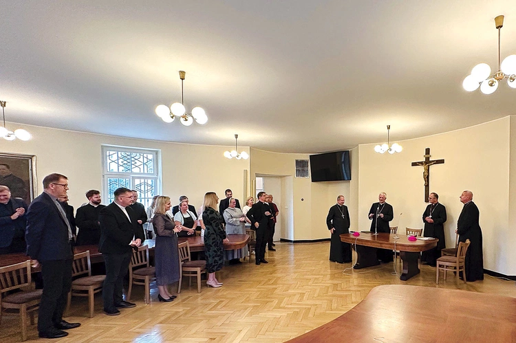 Nowy arcybiskup spotkał się z pracownikami kurii oraz instytucji diecezjalnych.