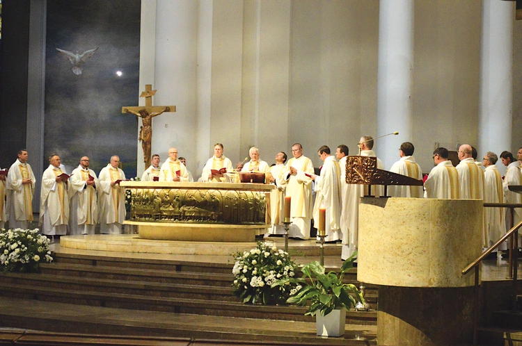 Eucharystii przewodniczył bp Marek Szkudło, administrator archidiecezji katowickiej.