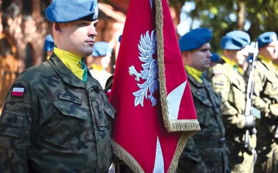 W uroczystości wzięła udział kompania honorowa.