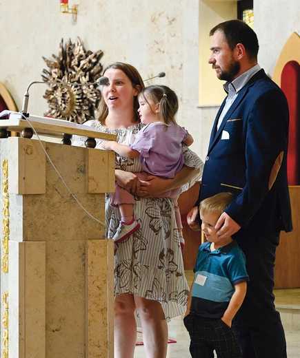 Marzena i Michał razem z dziećmi uczestniczyli w Oazie Ewangelizacji w Biskupowie.