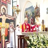 Wspólnej Eucharystii przewodniczył biskup tarnowski Andrzej Jeż. On także poświęcił ikonę krzyża Krucjaty Wyzwolenia Człowieka, która będzie peregrynować w czasie rekolekcji i przypominać o służbie drugim, modlitwie i poście za siebie i innych.