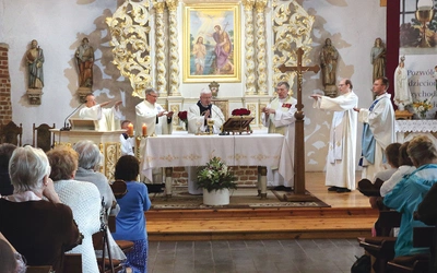 Eucharystii przewodniczył ks. Marian Kopko.  
