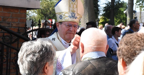 Abp Wojda do chorych w Swarzewie: Potrzebujemy uzdrowienia w naszej wierze